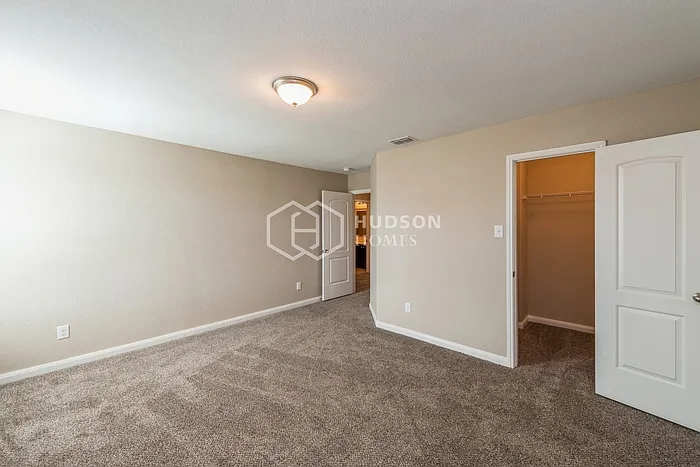 148 Aaron St — Photo 10
