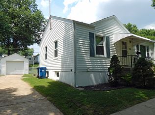 10629 Saint Michael Ln, Saint Ann, MO 63074