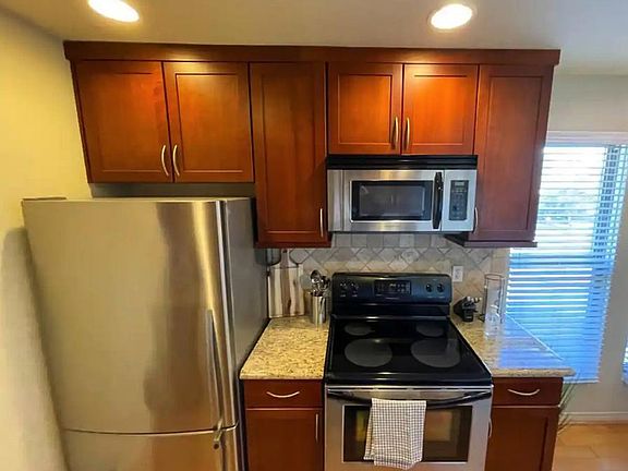 4th image of 4834 W Mountain View Dr W #6