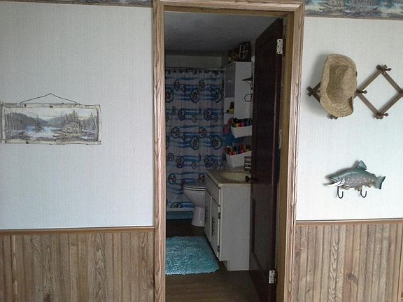 4th image of 468 W Lake Dr