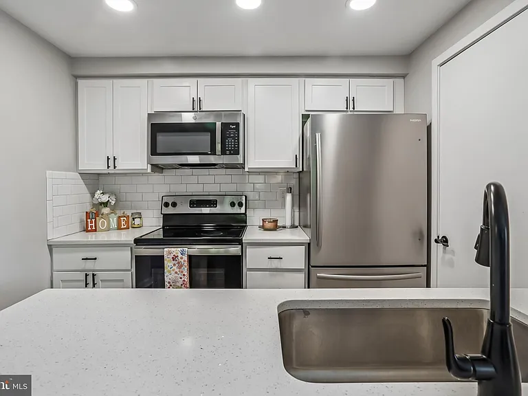 9705 Hellingly Pl #62 — Photo 7