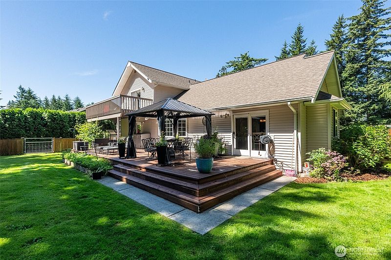 4th image of 6898 Golf View Drive