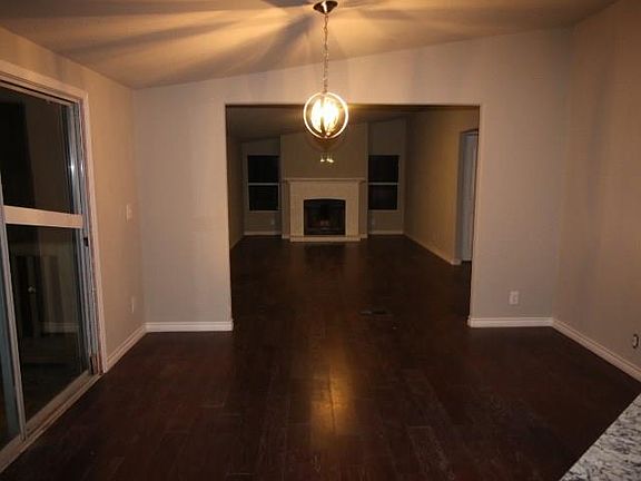 2nd image of 10915 Hilltop Cir
