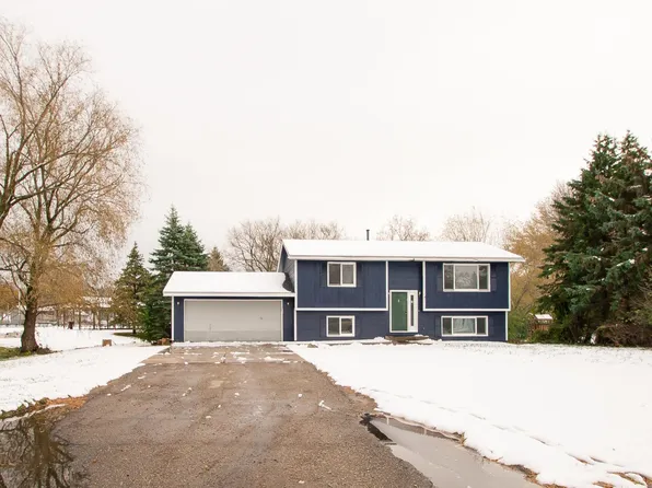 111 Charity Ln N, Montrose, MN 55363