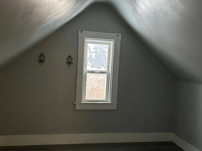 208 E Naches Ave — Photo 8