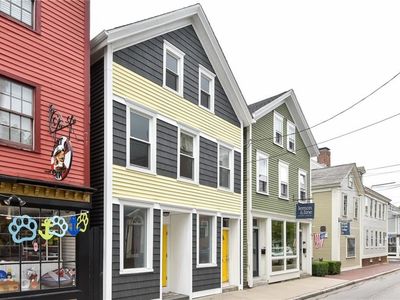 425 Thames St, Newport, RI, 02840