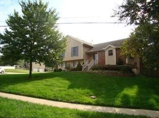 1279 NE Tudor Rd, Lees Summit, MO 64086