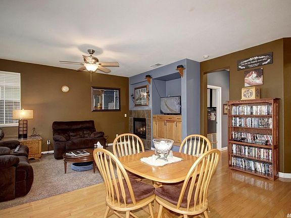 4th image of 421 Anjou Cir