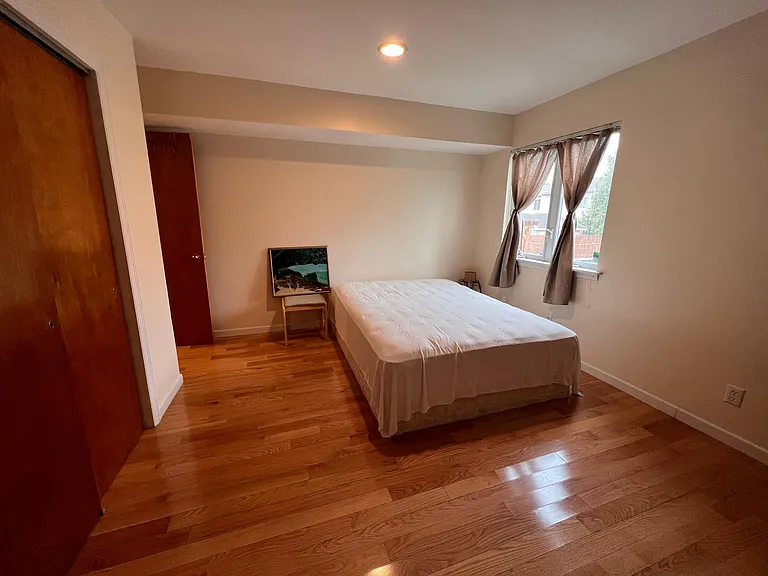 40 Garibaldi Ave #1 — Photo 7
