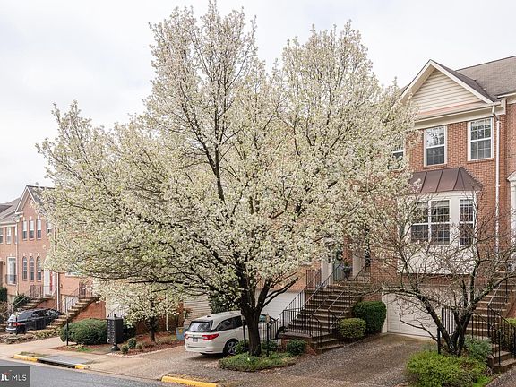 2nd image of 5252 Cozy Glen Ln