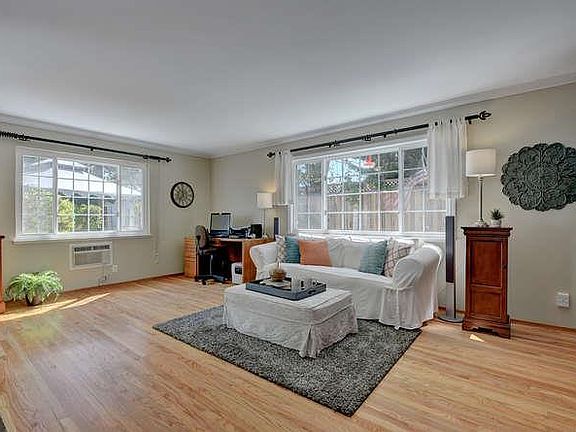 3rd image of 1044 Loyola Ct