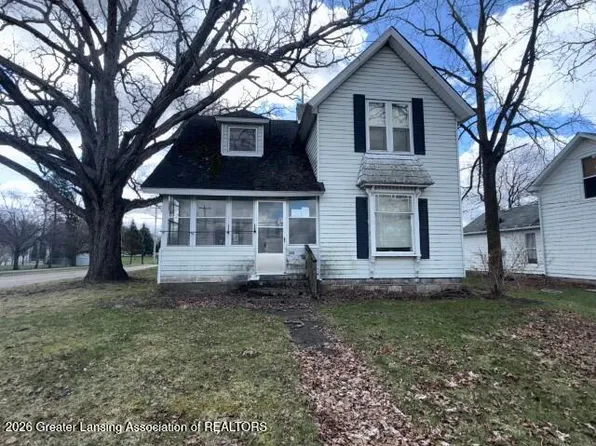 328 N Main St, Olivet, MI 49076