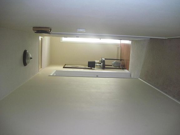 4th image of 343 Meadowbrook Dr