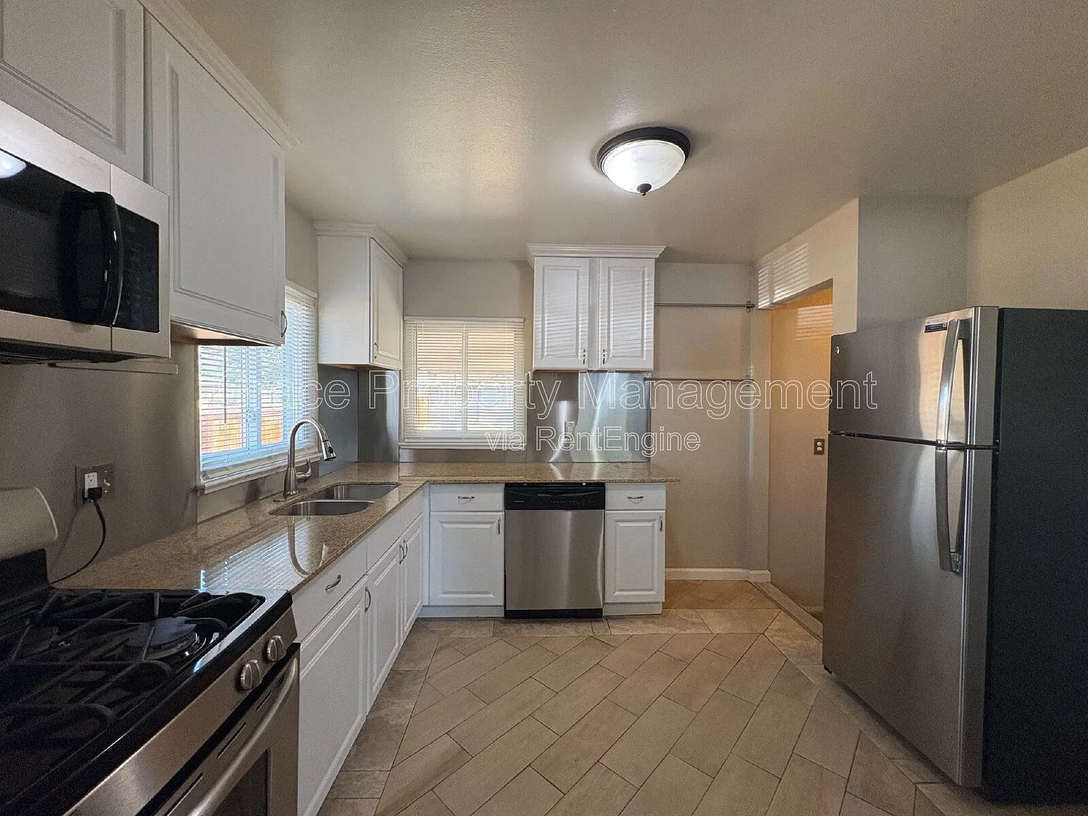 5 bed, 2.0 bath, 1448 sqft, $2,775 — Photo 4