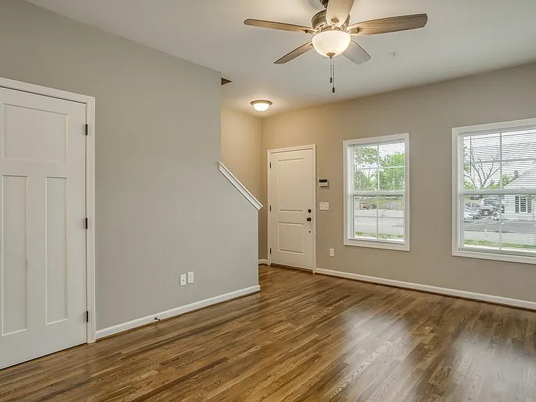 131 Edgington Dr #131 — Photo 2