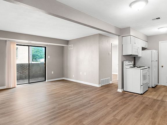 3rd image of 900 Progress St #C