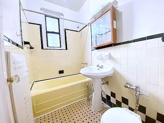 Rented by Manhattan Spaces | media 11