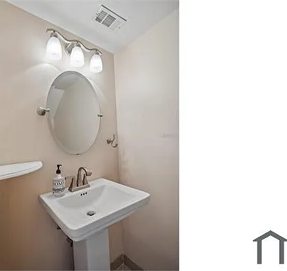 44 Club House Dr #105 — Photo 23