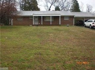 5301 Solar Pl, Greensboro, NC 27406