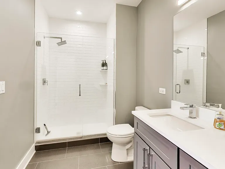 3001 N Southport Ave #403 — Photo 10