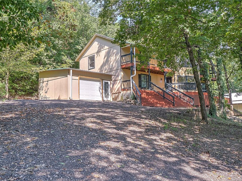 1st image of 17900 Redbud Dr