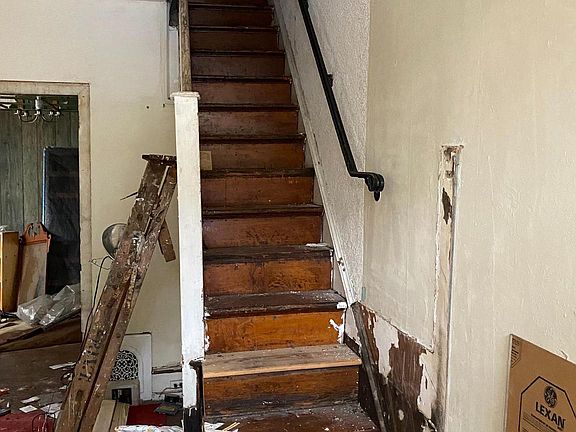4th image of 1723 W Ontario St