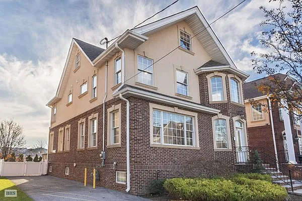 Sold by Brown Harris Stevens | media 20