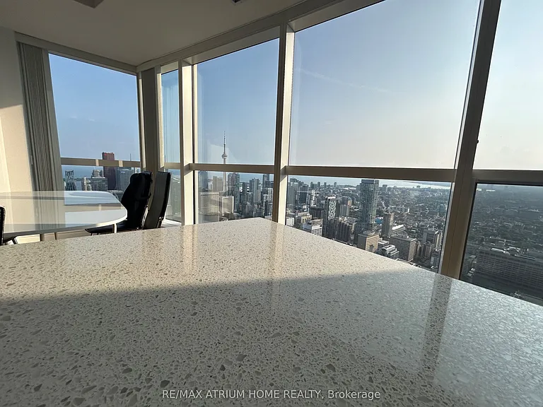 388 Yonge St #7010 — Photo 8