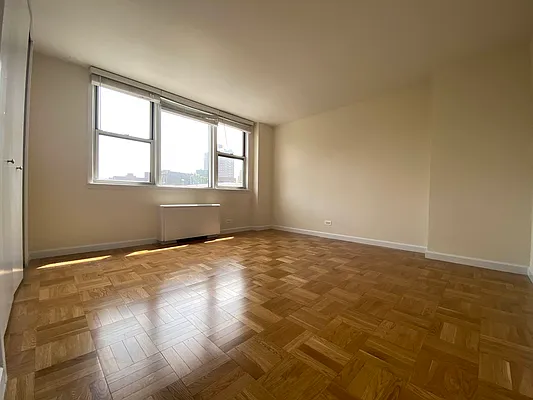 Rented by Bond New York | media 10