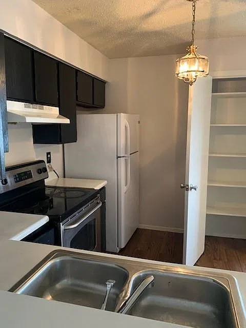 2 bed, 1.0 bath, 800 sqft, $950 — Photo 3