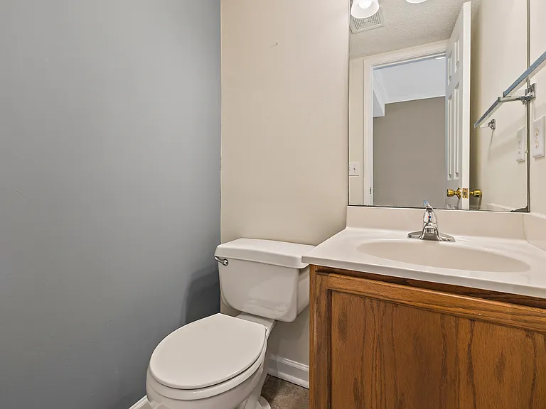 2812 S Greenwood Dr — Photo 9