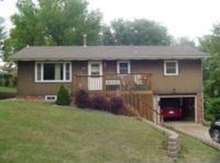 114 Hillcrest Dr, Carroll, IA 51401