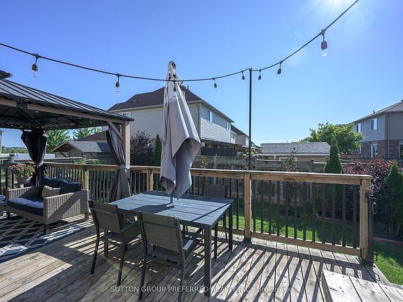 4th image of 3288 Turner Cres