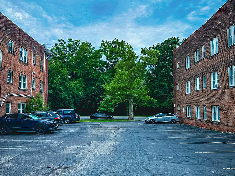 2660 Mayfield Rd #1 — Photo 4