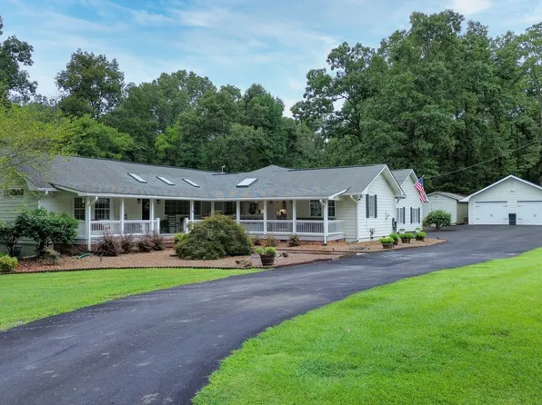 1307 Floyd Springs Rd NE, Armuchee, GA 30105