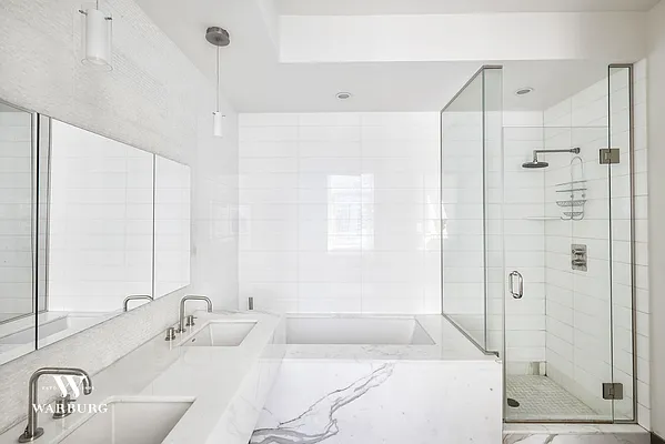 Sold by Warburg | media 6