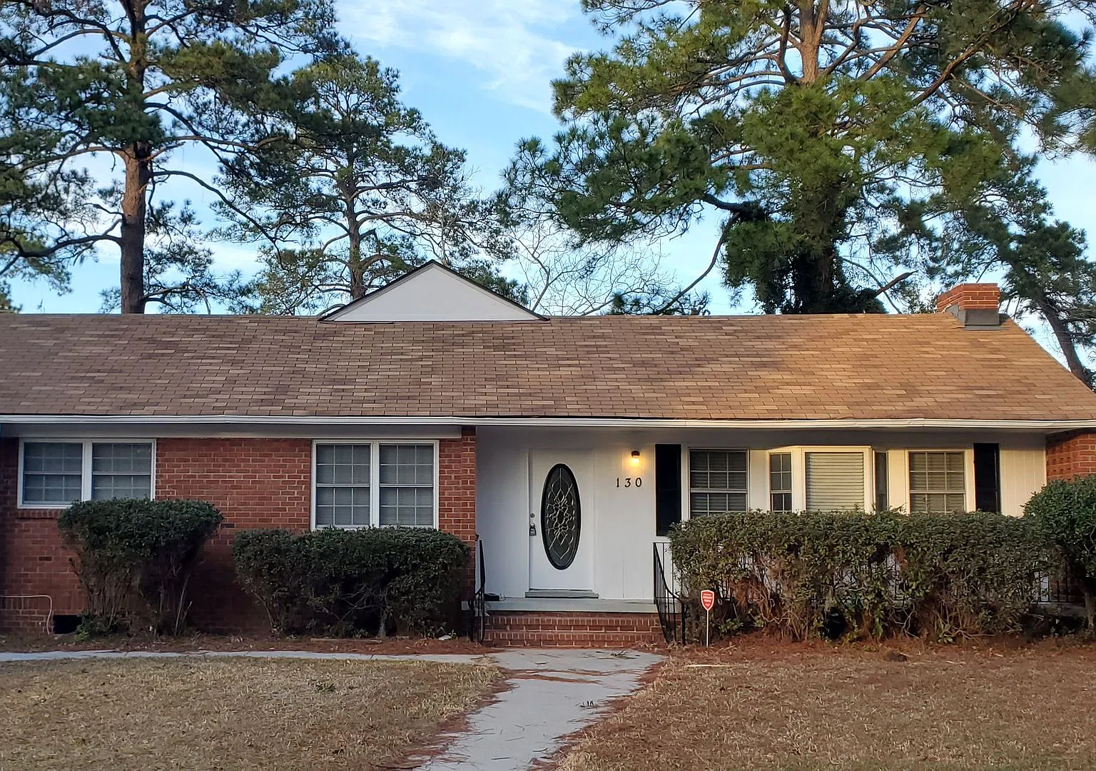 4 Bedroom Home- Just outside HAAF — Photo 1