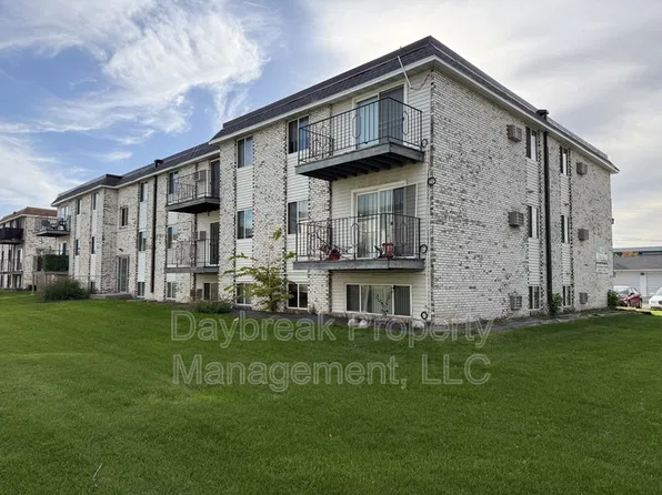2409 4th Ave N, Moorhead, MN