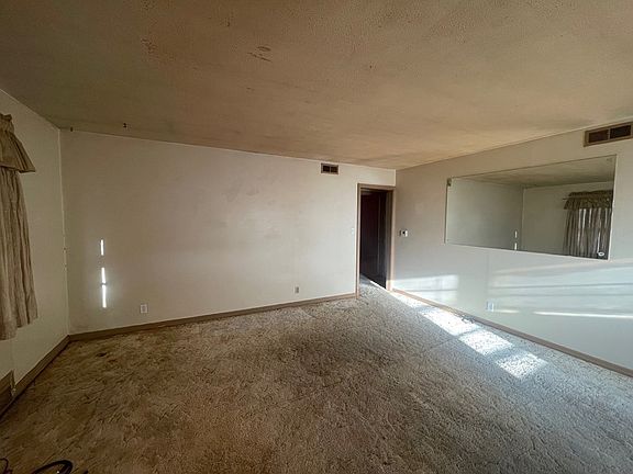 5th image of 513 E Wilson St