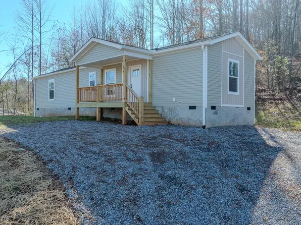 301 Loganberry Ln, Hayesville, NC 28904