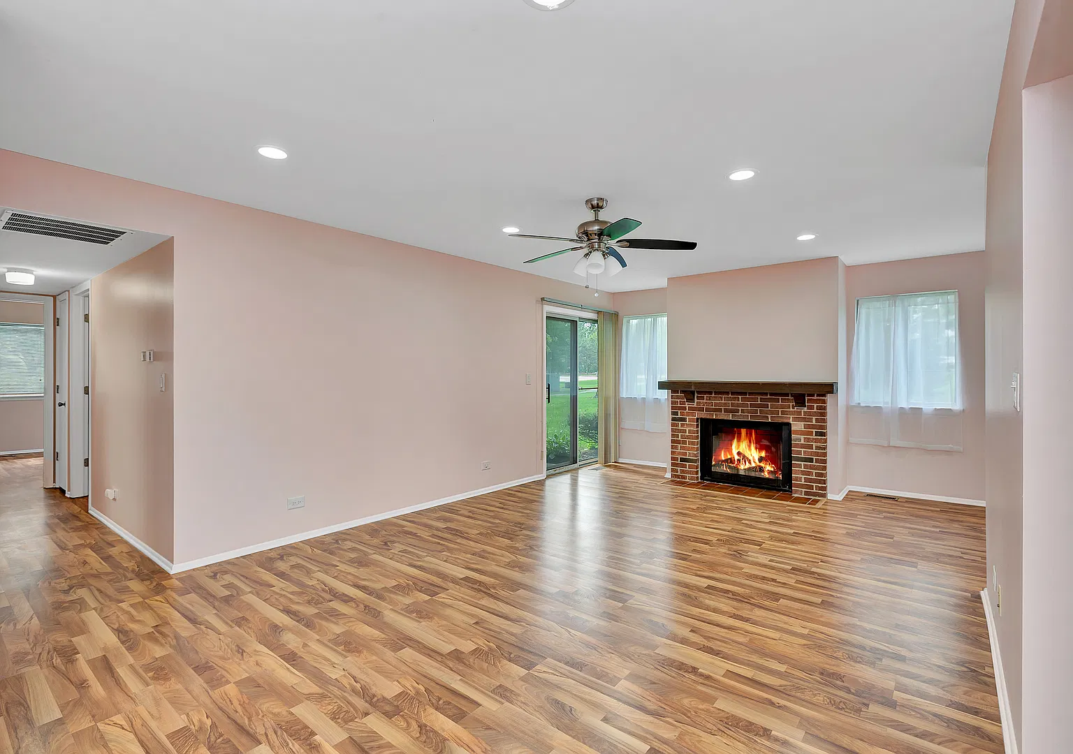 2 bed, 1050 sqft, $2,250 — Photo 2