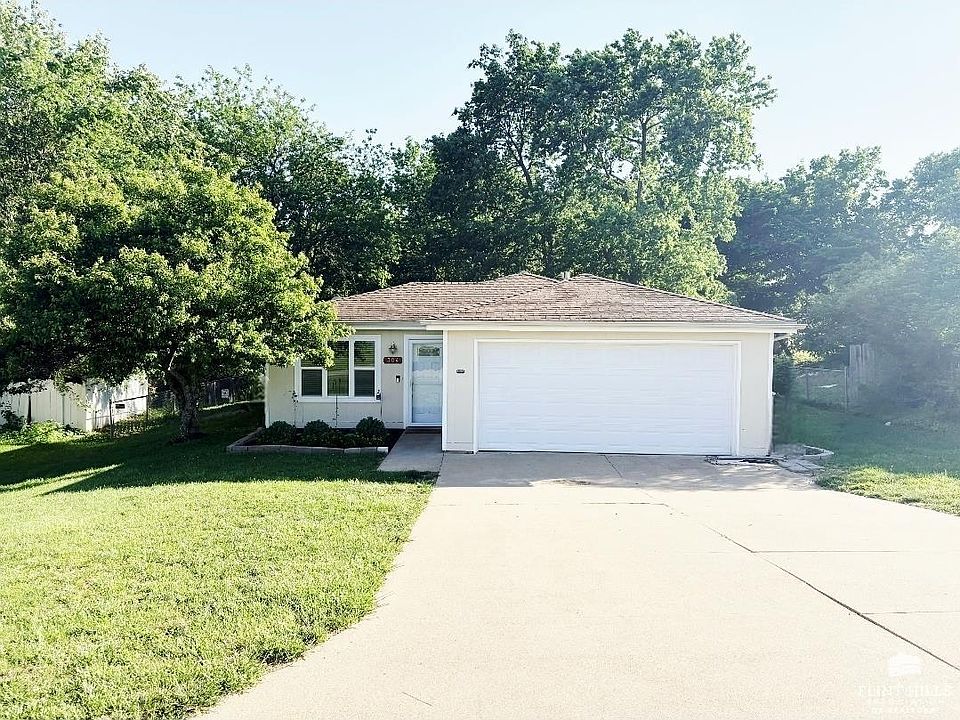 1st image of 304 Palomino Ln