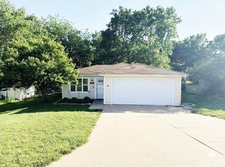 304 Palomino Ln, Ogden, KS 66517