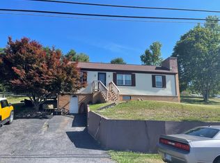308 Hill Ave, Pembroke, VA 24136