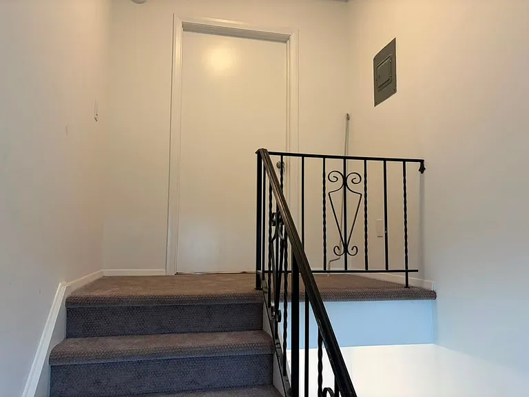 426 Broad St #1 — Photo 4