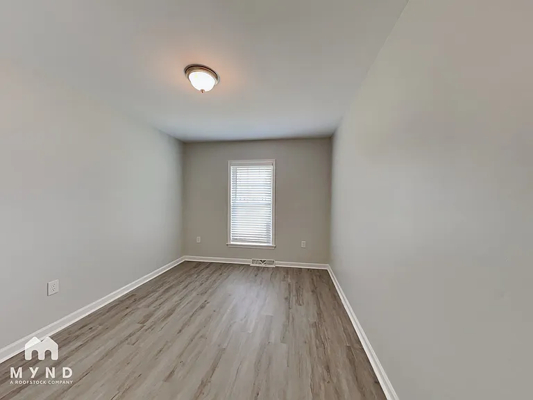 215 Clear Water Dr — Photo 12