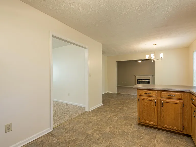 1560 Pheasants Glen Dr — Photo 52