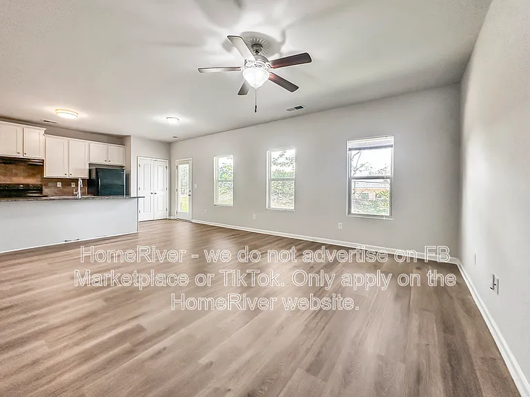 196 Daisy Cir — Photo 8
