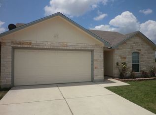 800 Ruby Ct, Jarrell, TX 76537