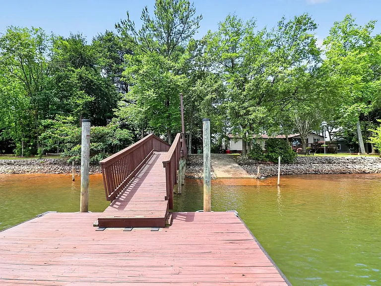 120 Stepaside Ln — Photo 7
